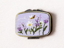 Load image into Gallery viewer, Rectangular Jewelry Box Floral Hand-Embroidered