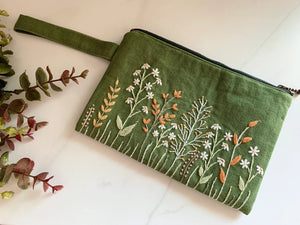 Green Summer Harvest Clutch