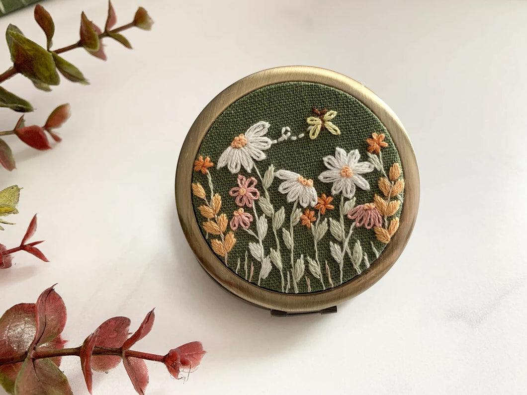 Green Summer Harvest Clutch
