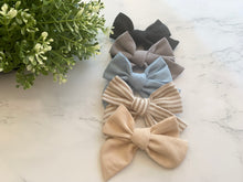 Load image into Gallery viewer, HC Set of 5 Linen Hair Bows
